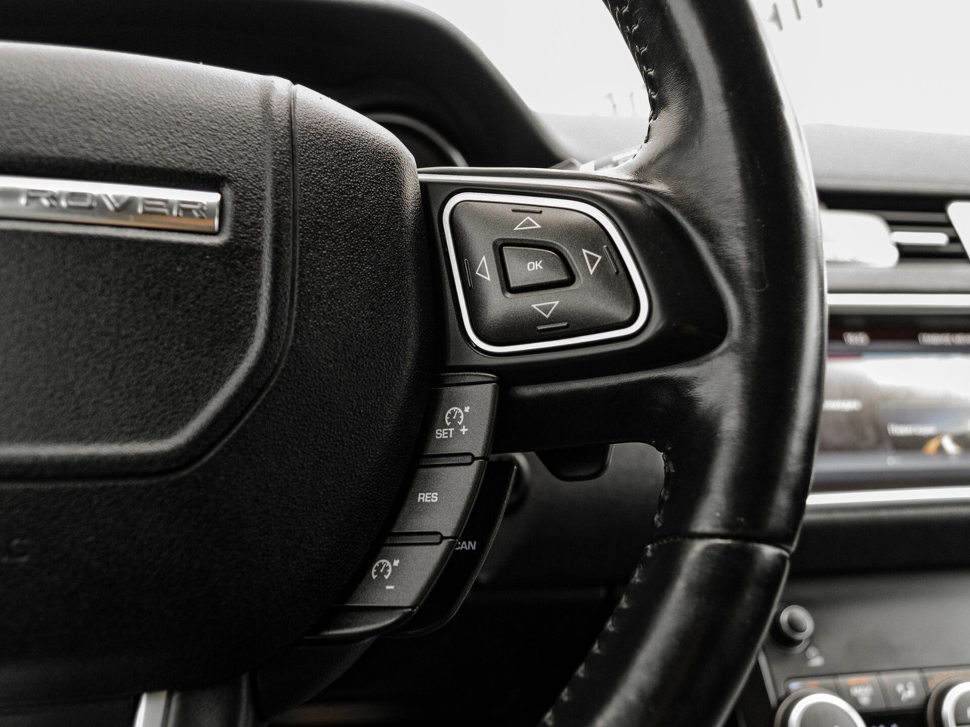 Купить Land Rover Range Rover Evoque 2.0 AT (290 л.с.) 4WD, 2017 в Екатеренбурге