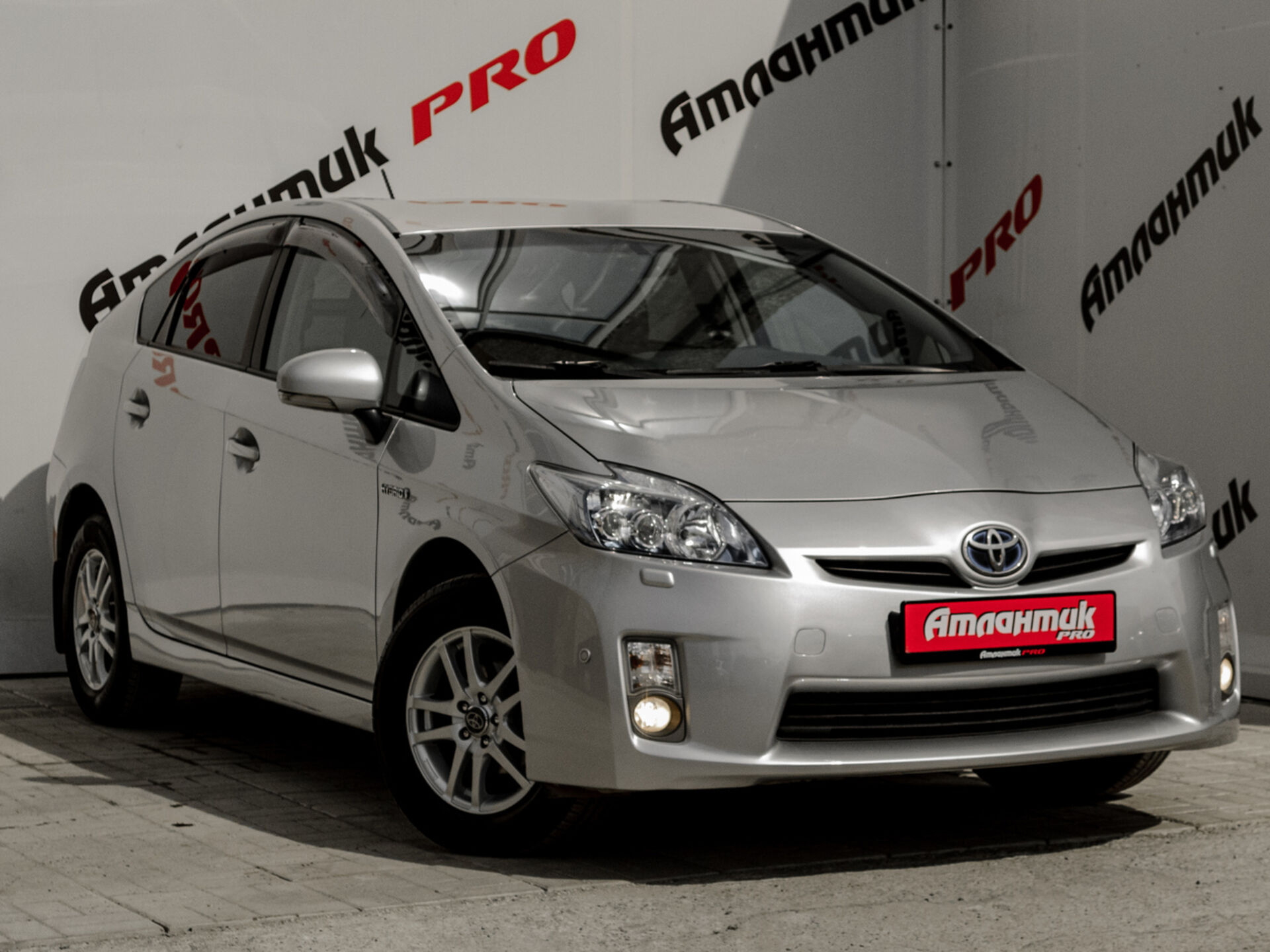 Купить Toyota Prius 1.8hyb AT (99 л.с.), 2009 в Екатеренбурге