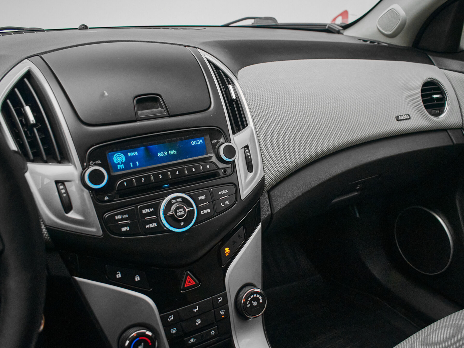 Купить Chevrolet Cruze 1.6 MT (109 л.с.), 2013 в Екатеренбурге