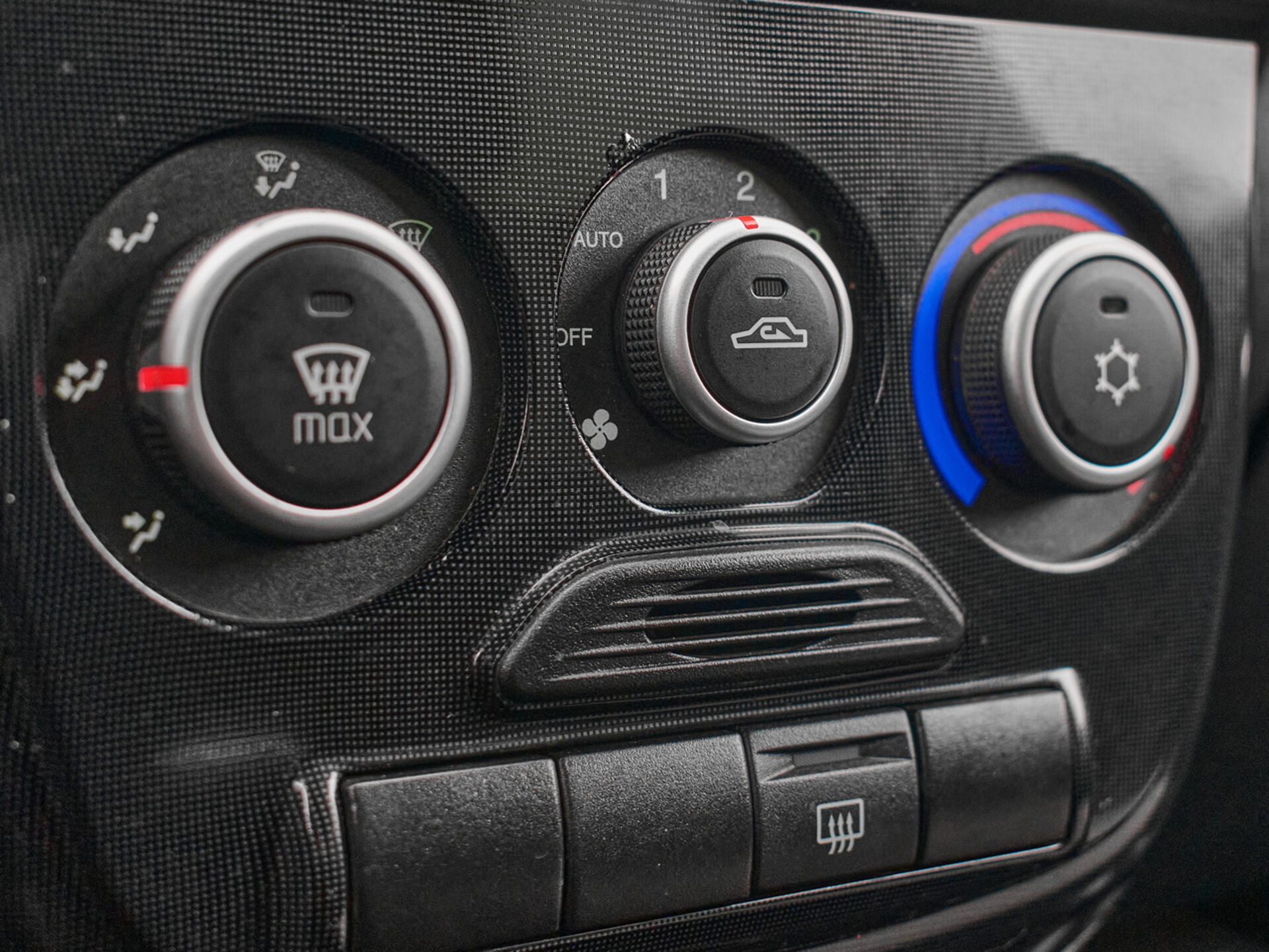 Купить Lada (ВАЗ) Kalina Cross 1.6 MT (87 л.с.), 2018 в Екатеренбурге