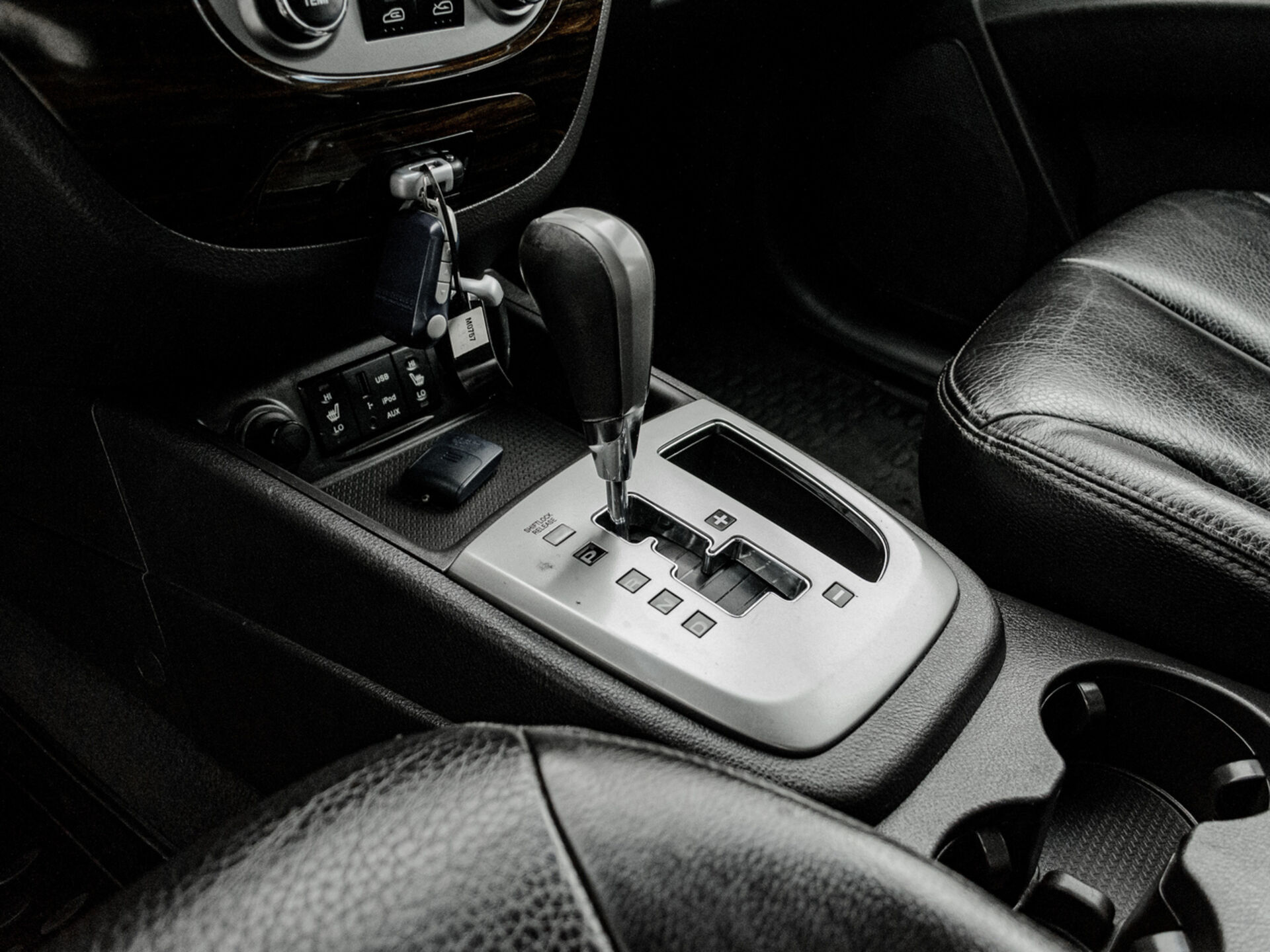 Купить Hyundai Santa Fe 2.4 AT (174 л.с.) 4WD, 2011 в Екатеренбурге