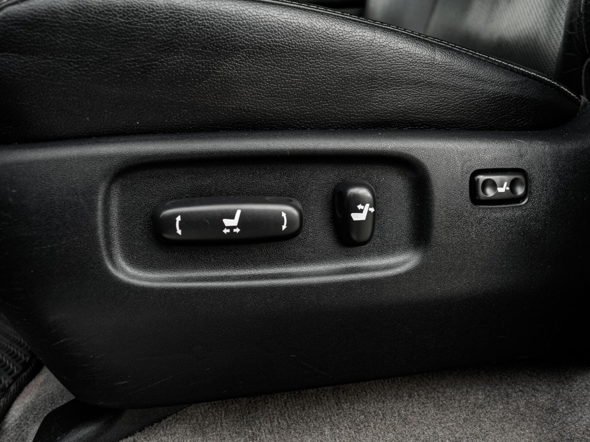 Купить Toyota Land Cruiser 4.5d AT (235 л.с.) 4WD, 2012 в Екатеренбурге