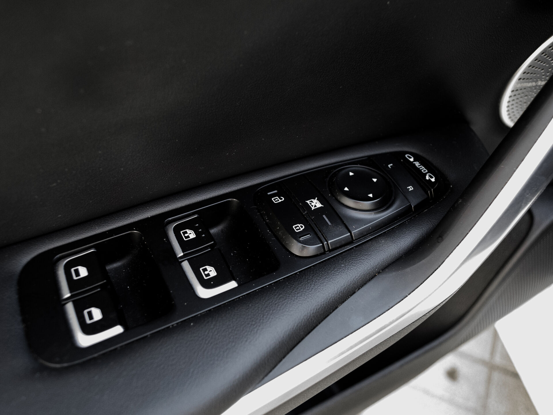 Купить Kia Stinger 2.0 AT (247 л.с.) 4WD, 2018 в Екатеренбурге