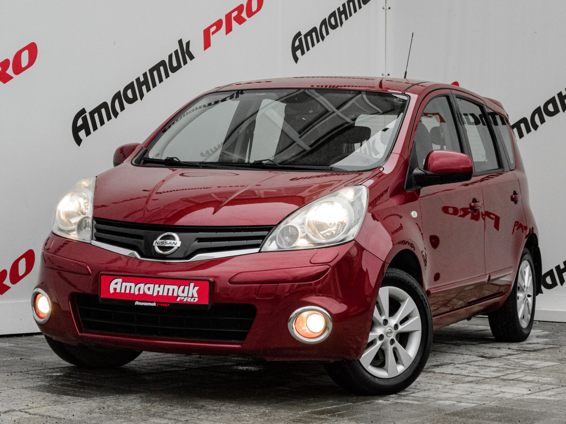 Купить Nissan Note 1.6 AT (110 л.с.), 2013 в Екатеренбурге