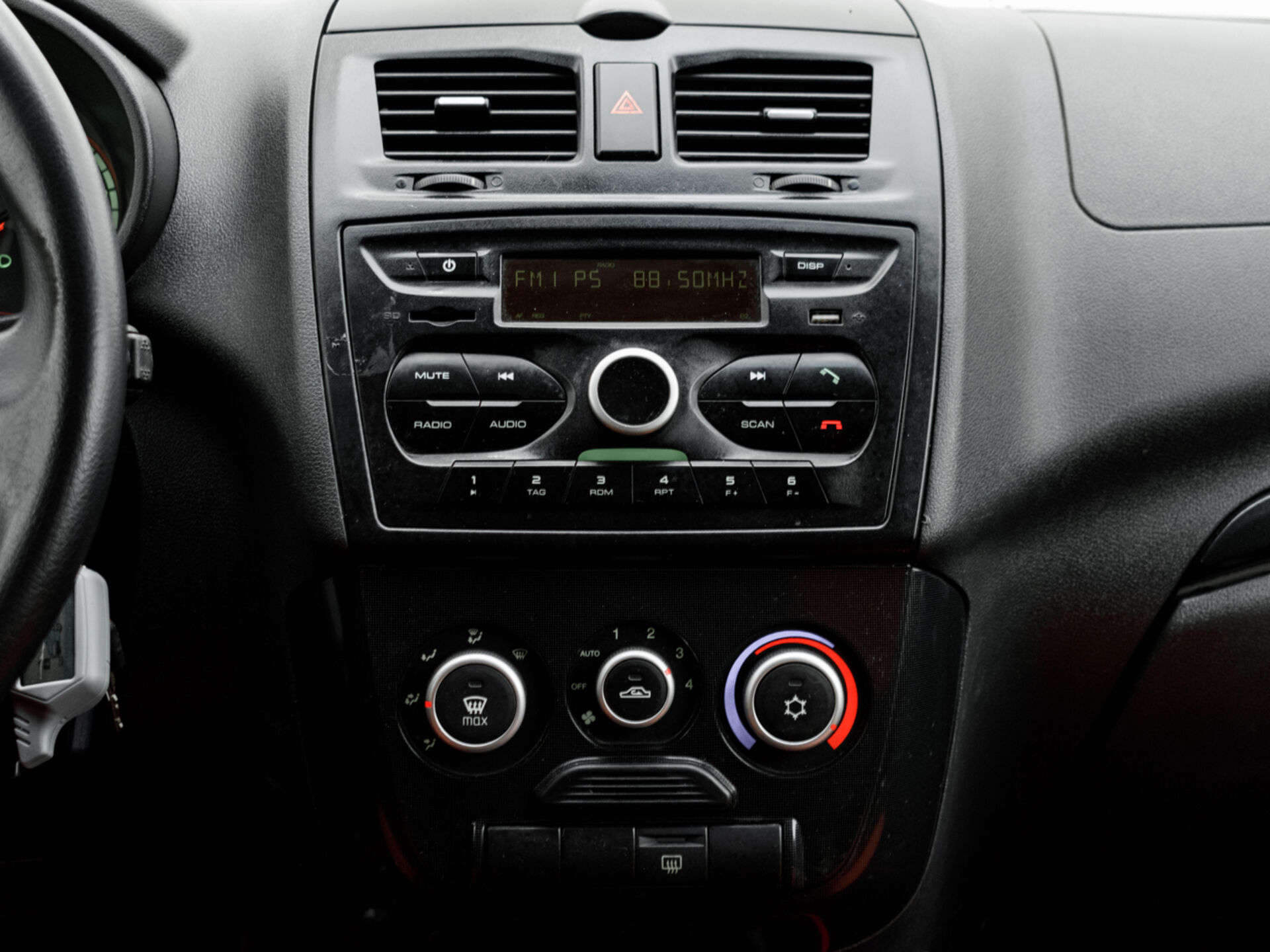 Купить Lada (ВАЗ) Kalina Cross 1.6 MT (106 л.с.), 2015 в Екатеренбурге