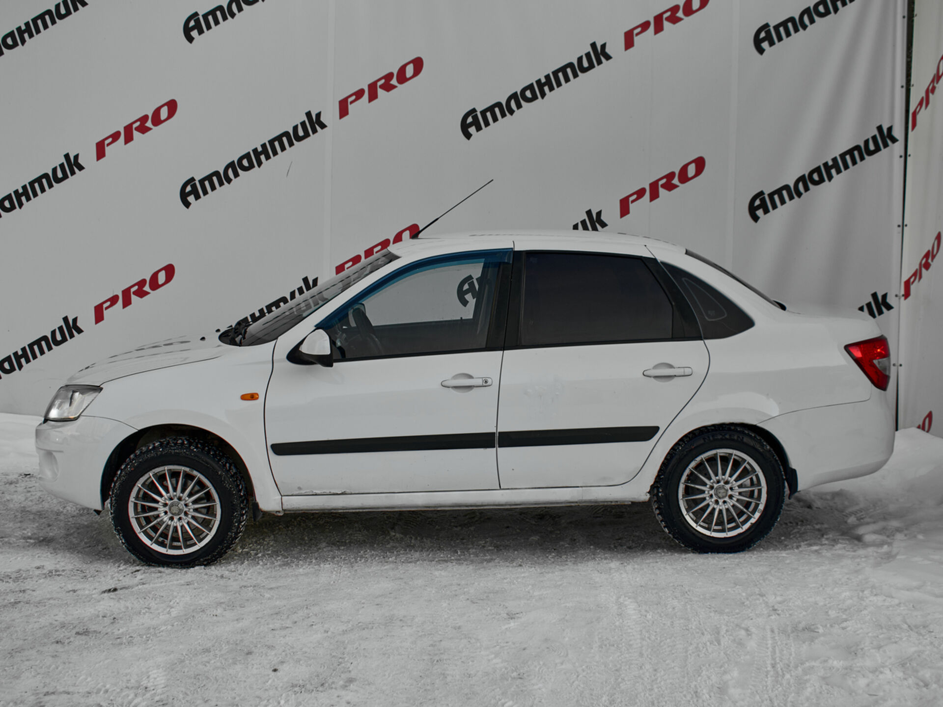 Купить Lada (ВАЗ) Granta 1.6 AT (98 л.с.), 2014 в Екатеренбурге