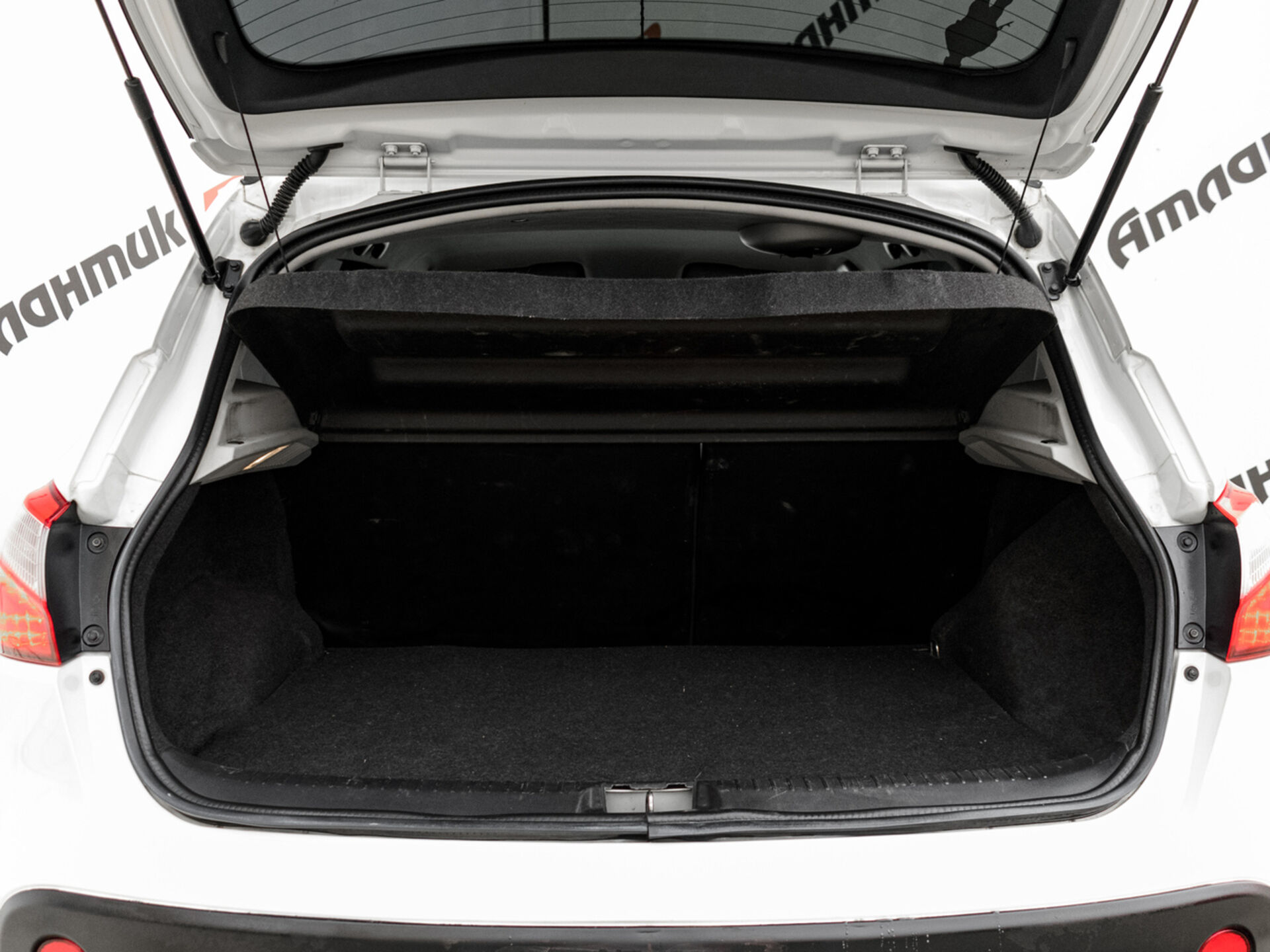 Купить Nissan Qashqai 2.0 MT (141 л.с.) 4WD, 2013 в Екатеренбурге