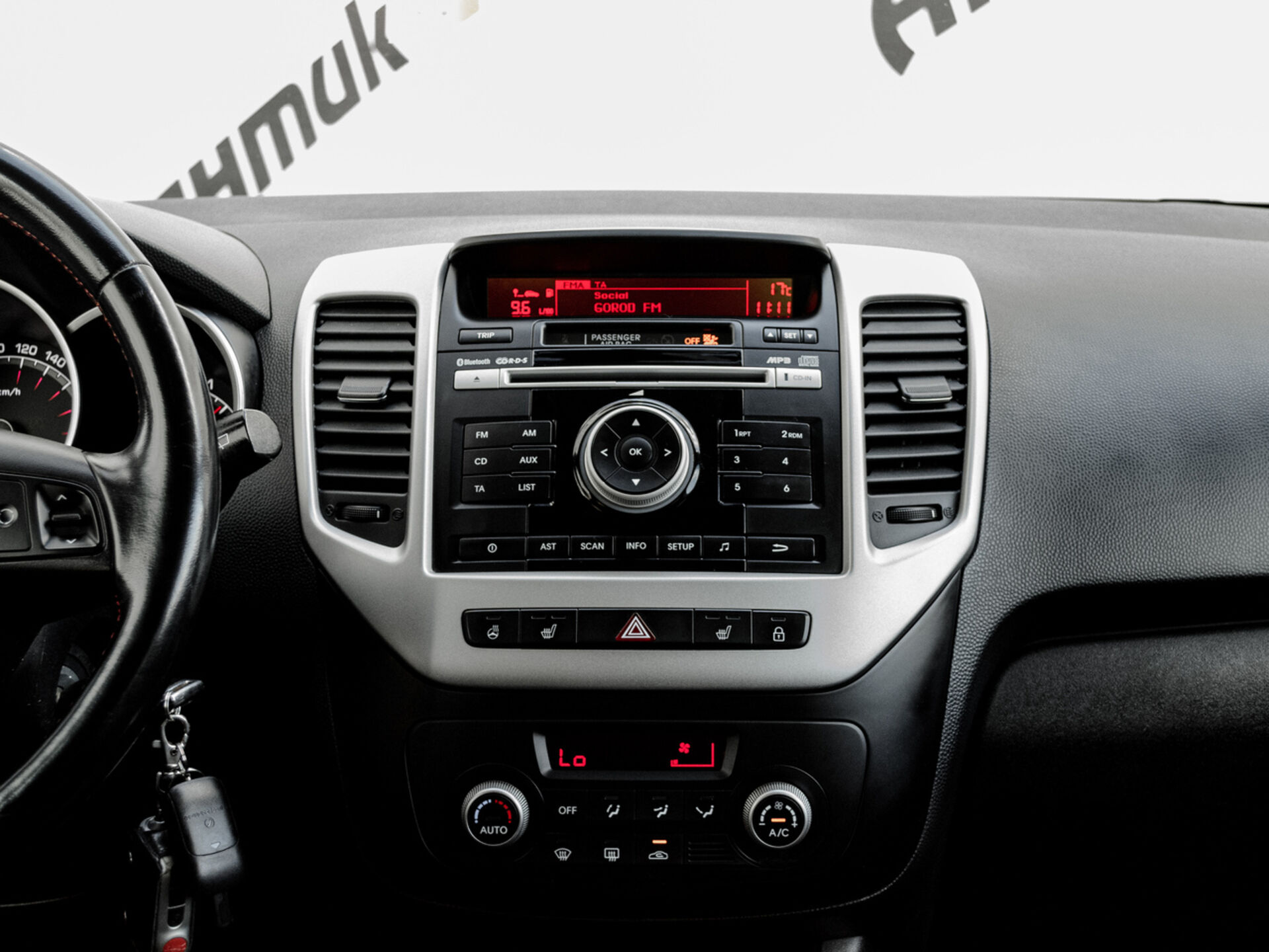 Купить Kia Venga 1.6 AT (124 л.с.), 2014 в Екатеренбурге