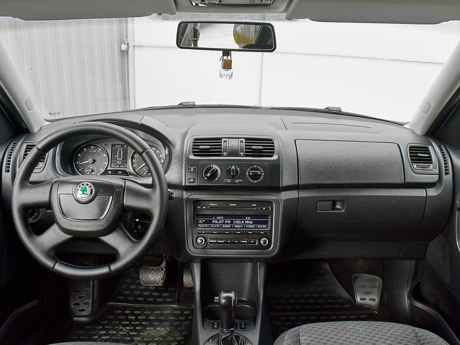 Купить Skoda Roomster 1.6 AT (105 л.с.), 2011 в Екатеренбурге