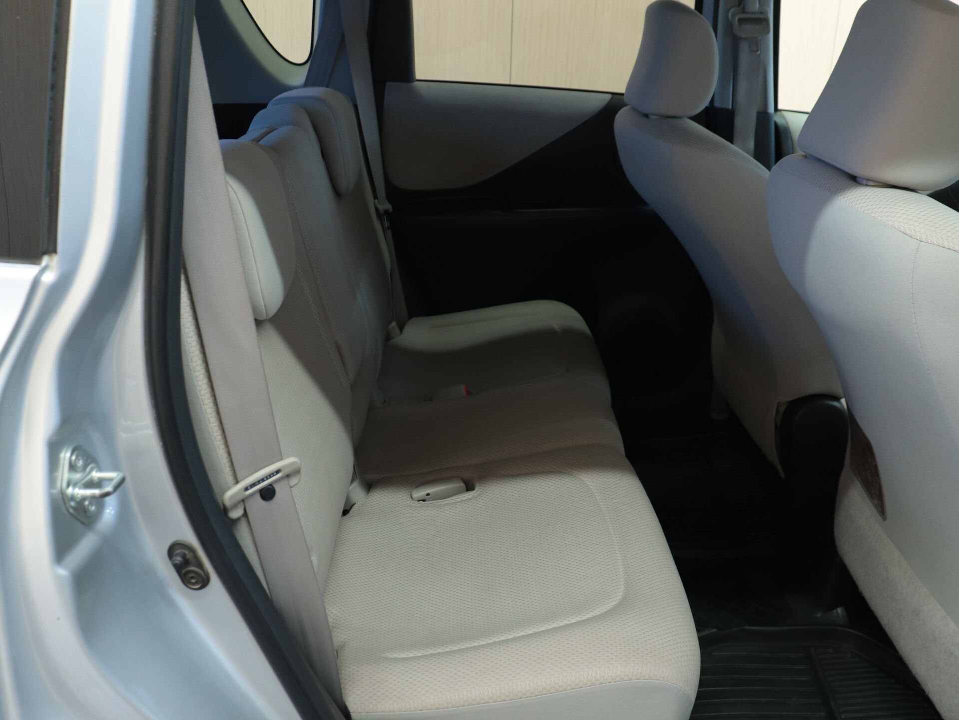 Toyota Ractis 2010 16