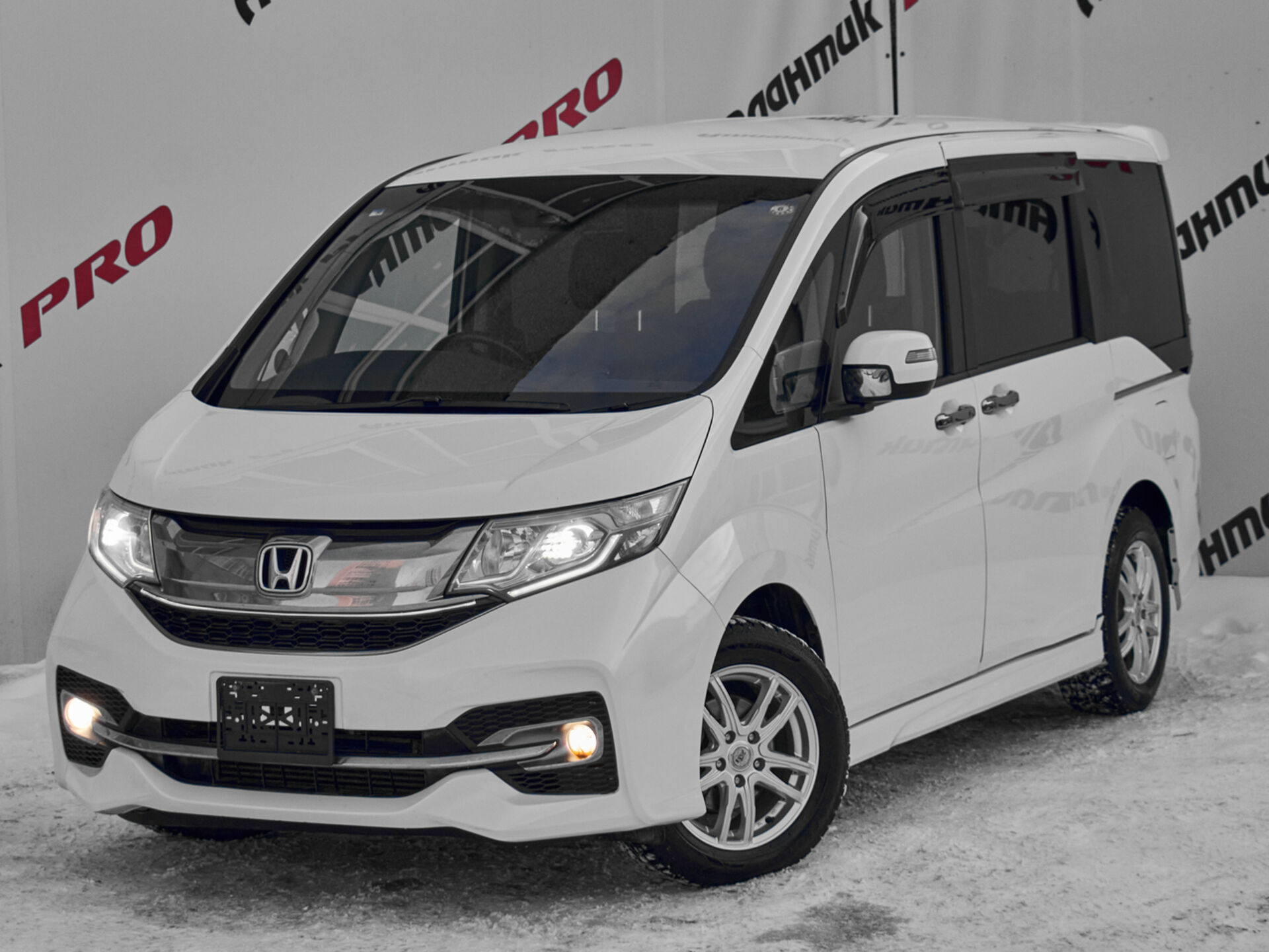 Купить Honda Stepwgn Spada 1.5 CVT (150 л.с.) 4WD, 2016 в Екатеренбурге