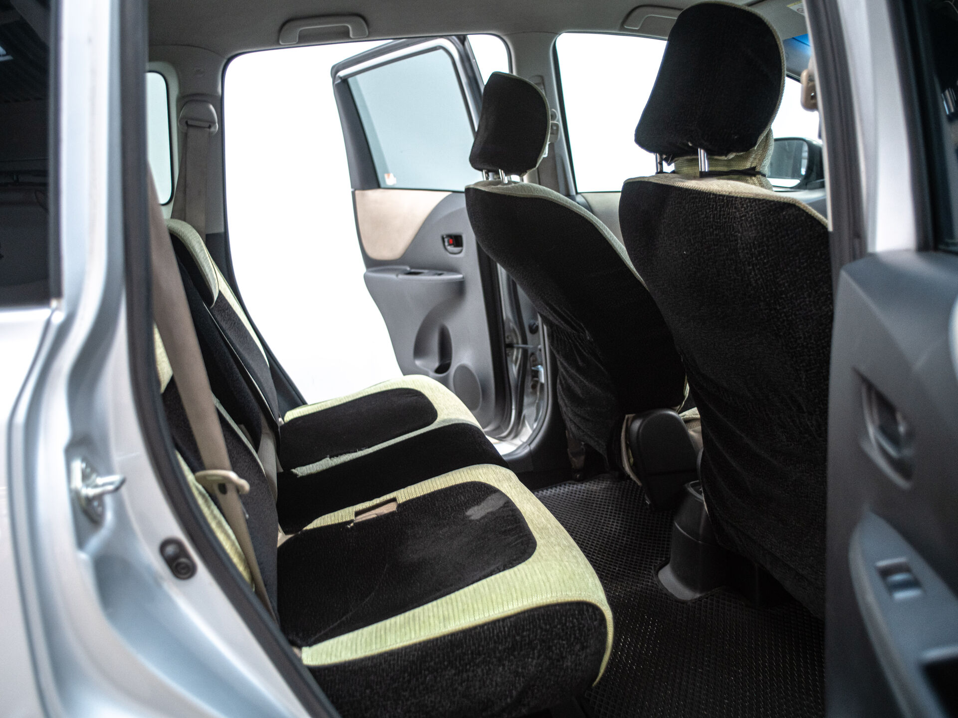 Toyota Ractis 2008 18