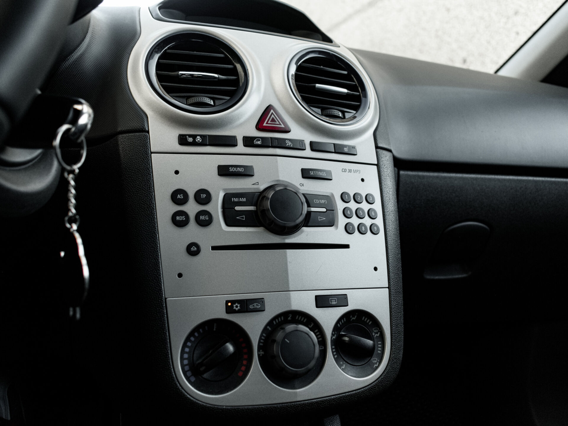 Купить Opel Corsa 1.4 AT (90 л.с.), 2008 в Екатеренбурге