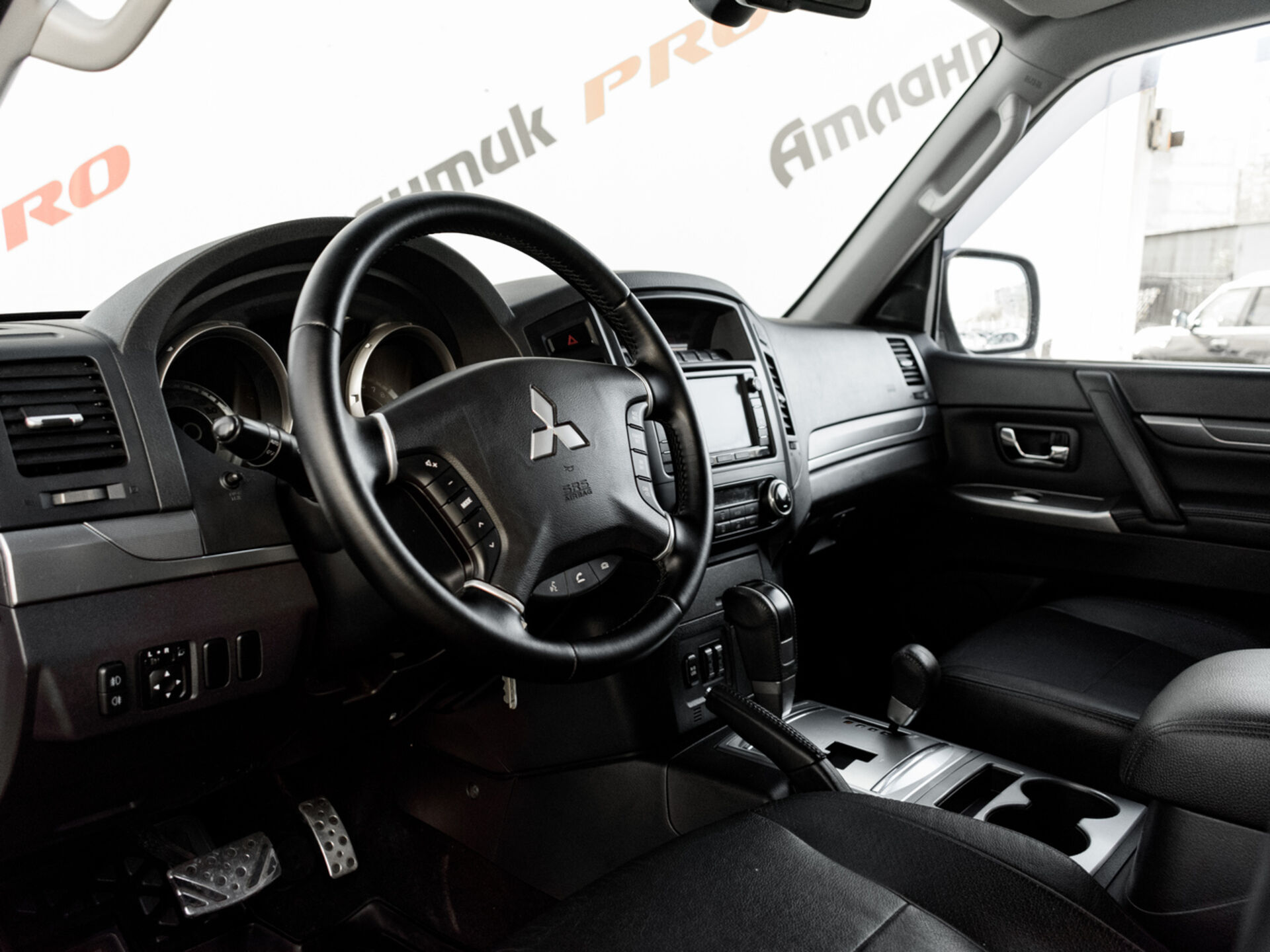 Купить Mitsubishi Pajero 3.0 AT (178 л.с.) 4WD, 2012 в Екатеренбурге