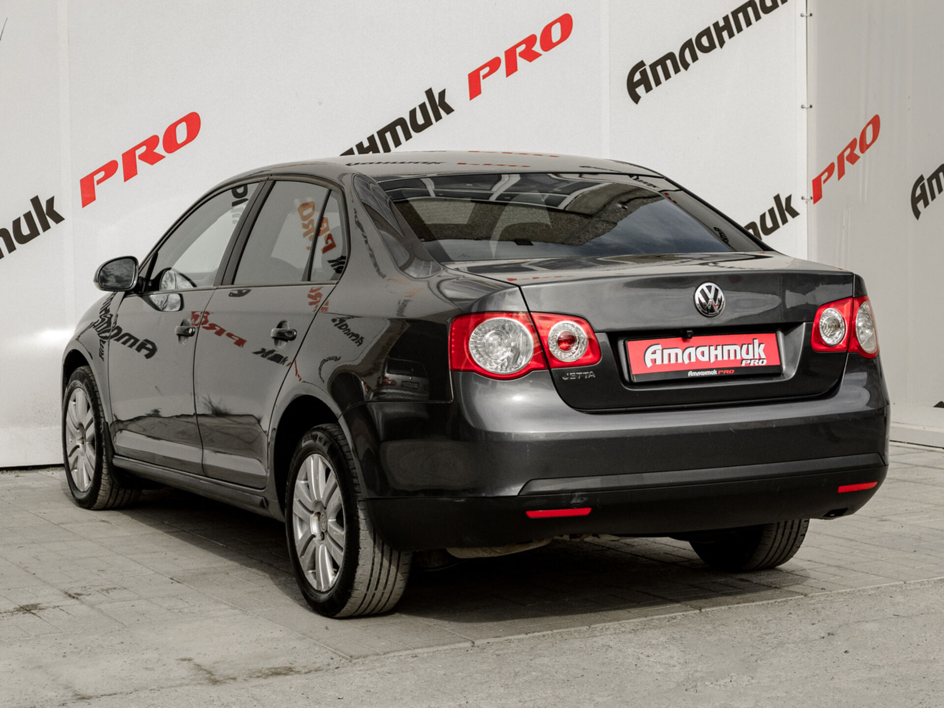 Купить Volkswagen Jetta 1.6 AT (102 л.с.), 2009 в Екатеренбурге
