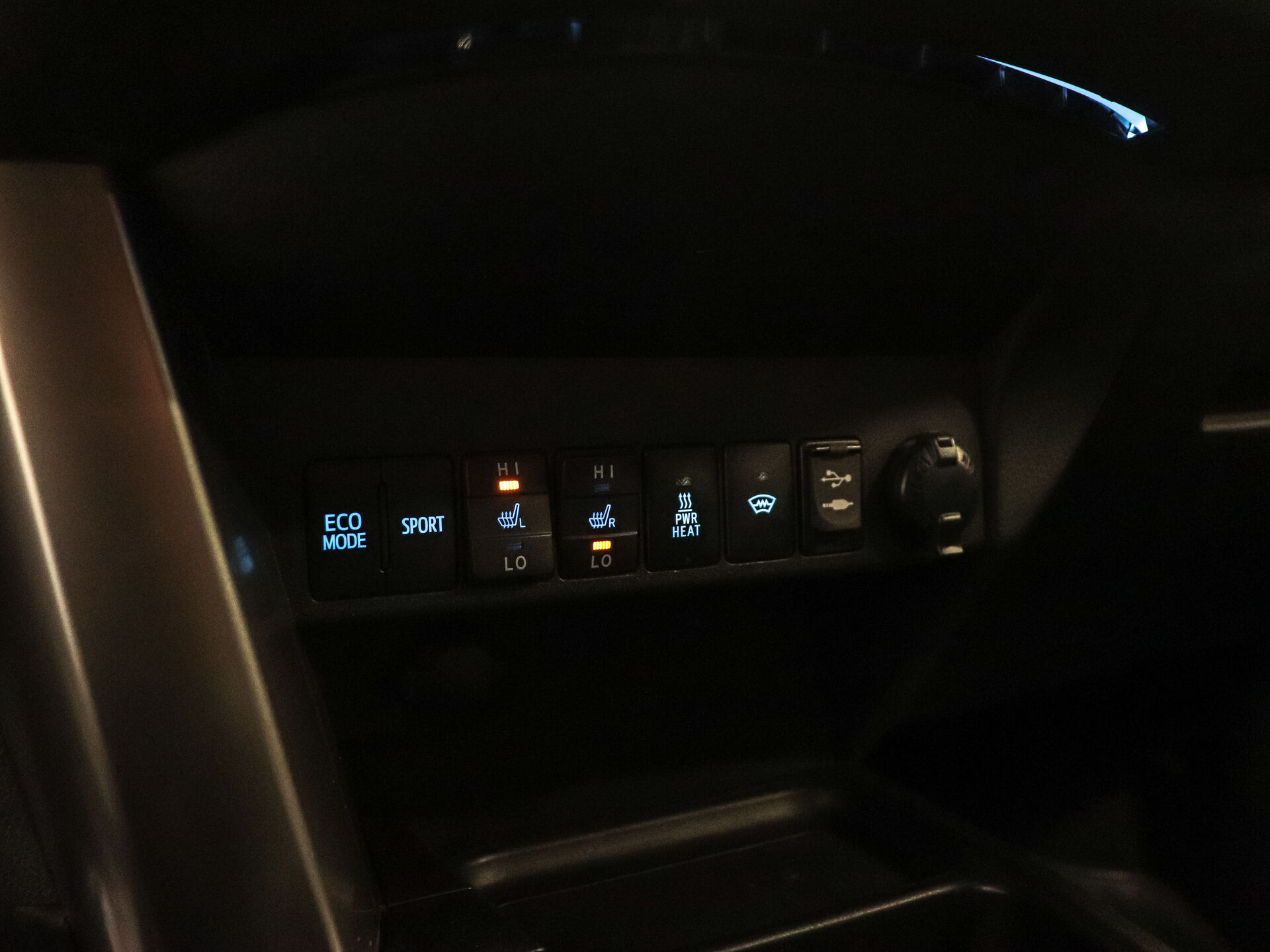 Toyota RAV4 2018 16