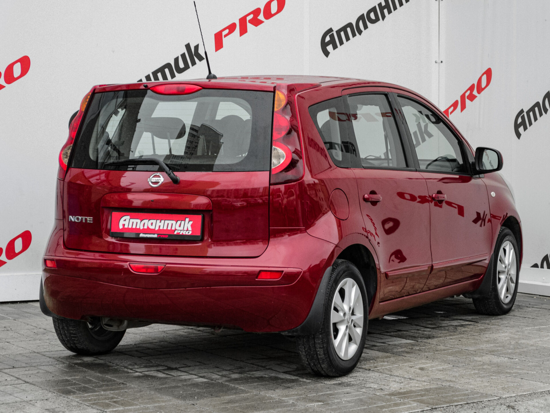 Купить Nissan Note 1.6 AT (110 л.с.), 2013 в Екатеренбурге