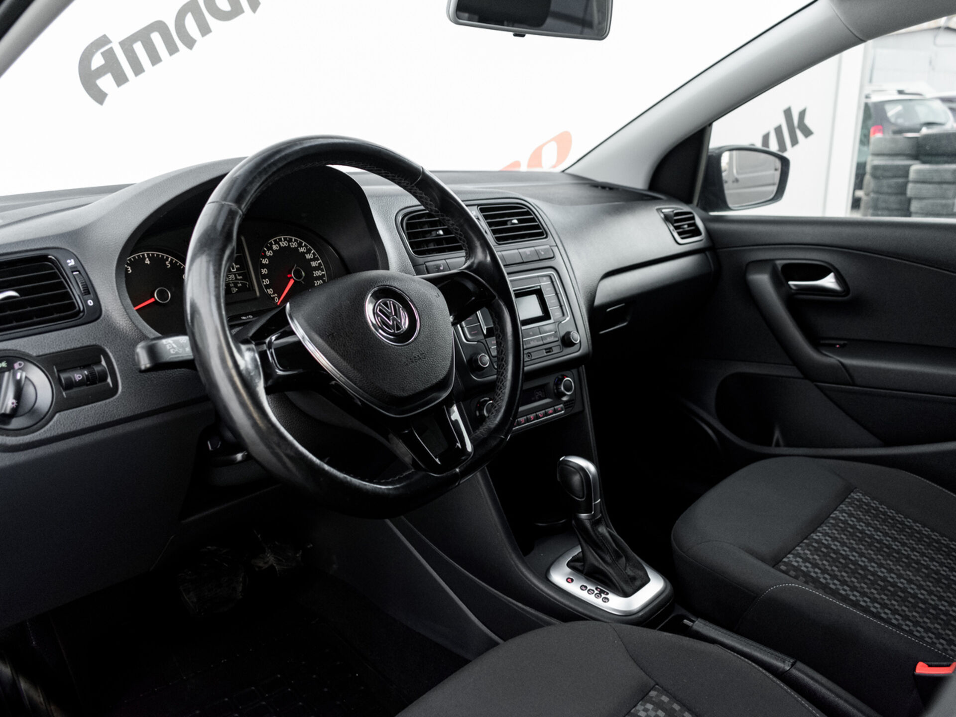 Купить Volkswagen Polo 1.6 AT (110 л.с.), 2017 в Екатеренбурге