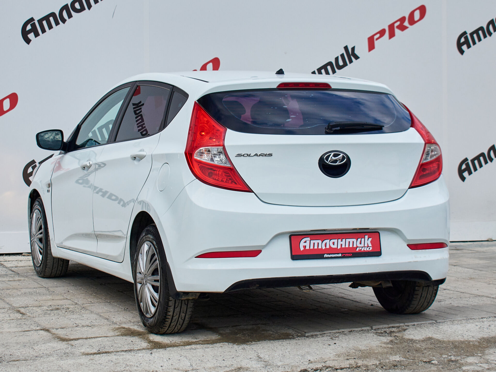 Купить Hyundai Solaris 1.6 MT (123 л.с.), 2016 в Екатеренбурге