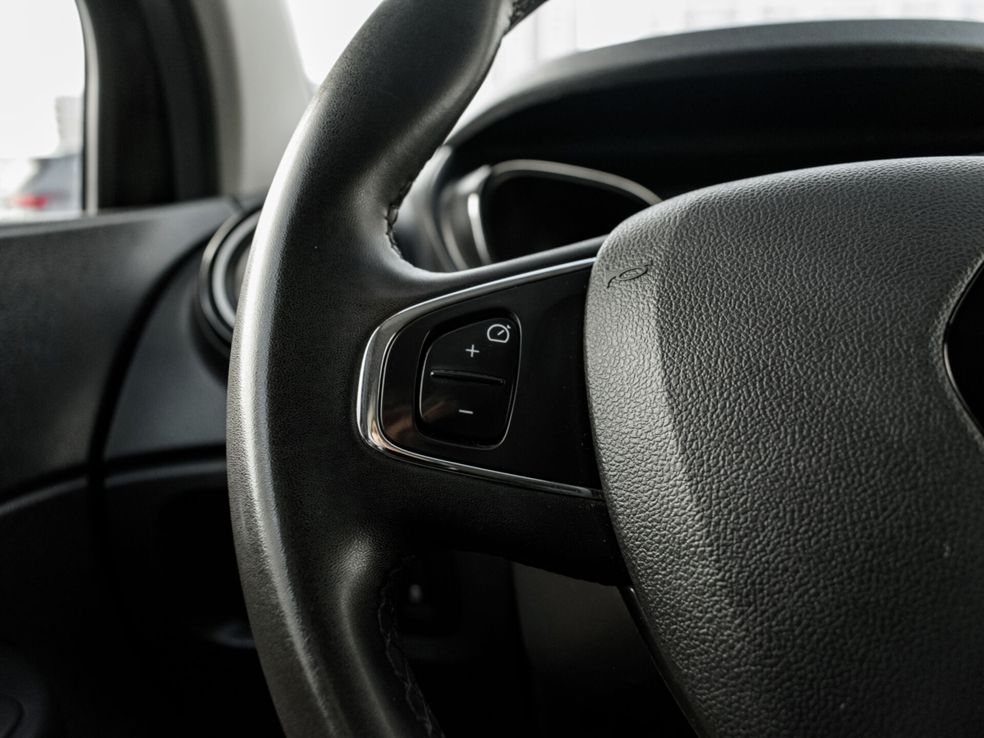 Купить Renault Kaptur 1.6 CVT (114 л.с.), 2019 в Екатеренбурге