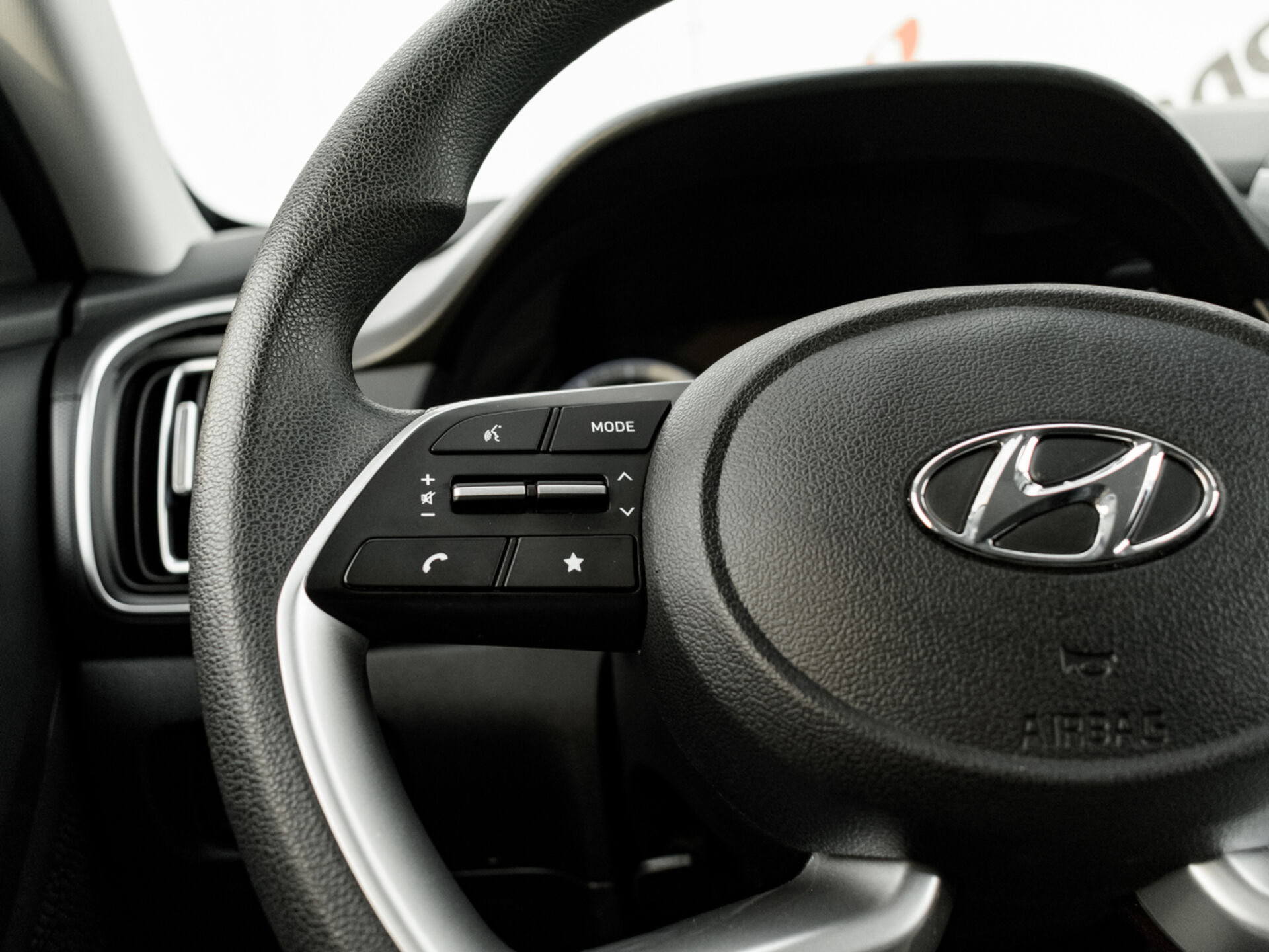 Купить Hyundai Creta 1.6 AT (123 л.с.), 2021 в Екатеренбурге