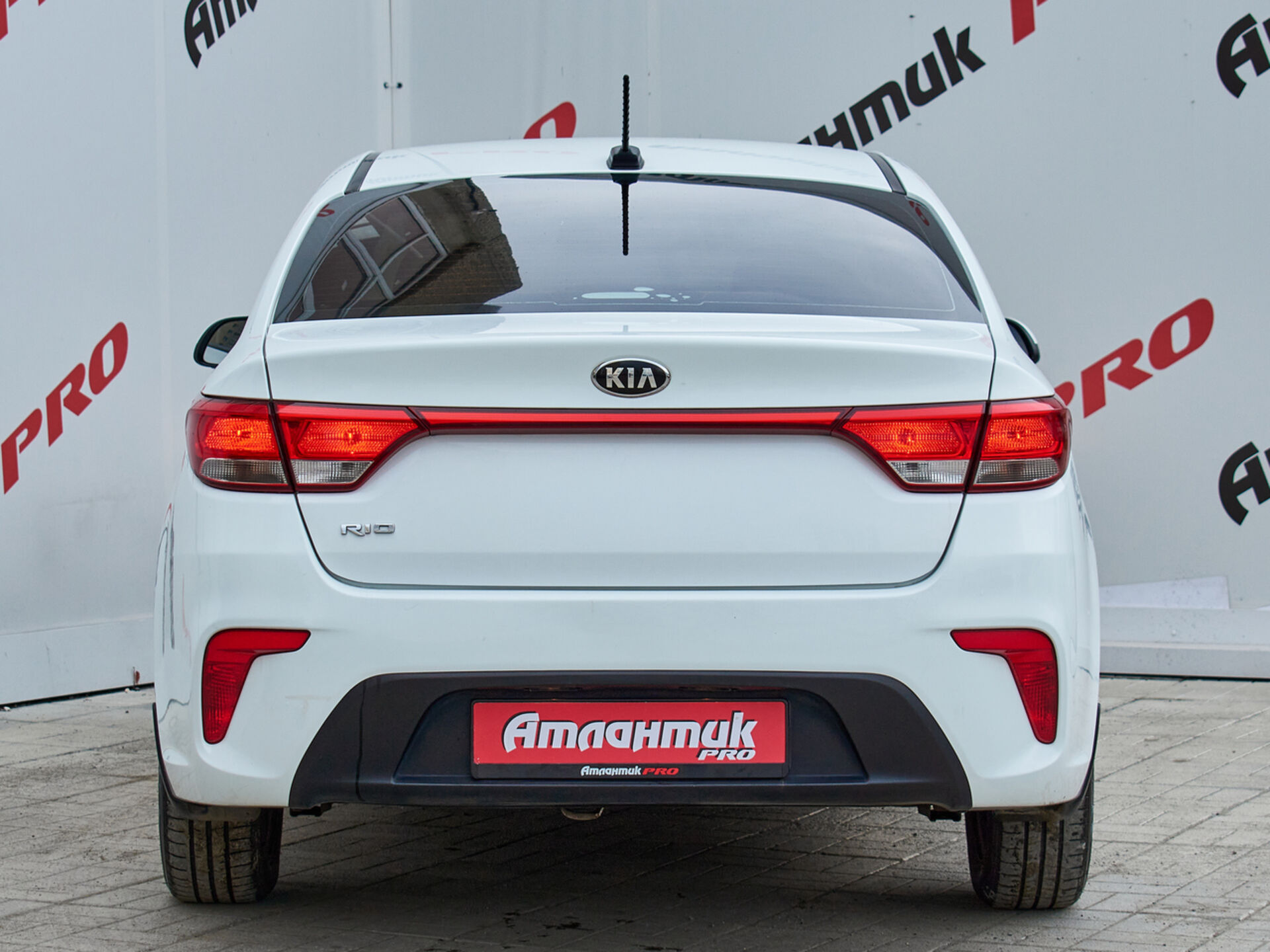 Купить Kia Rio 1.6 AT (123 л.с.), 2018 в Екатеренбурге