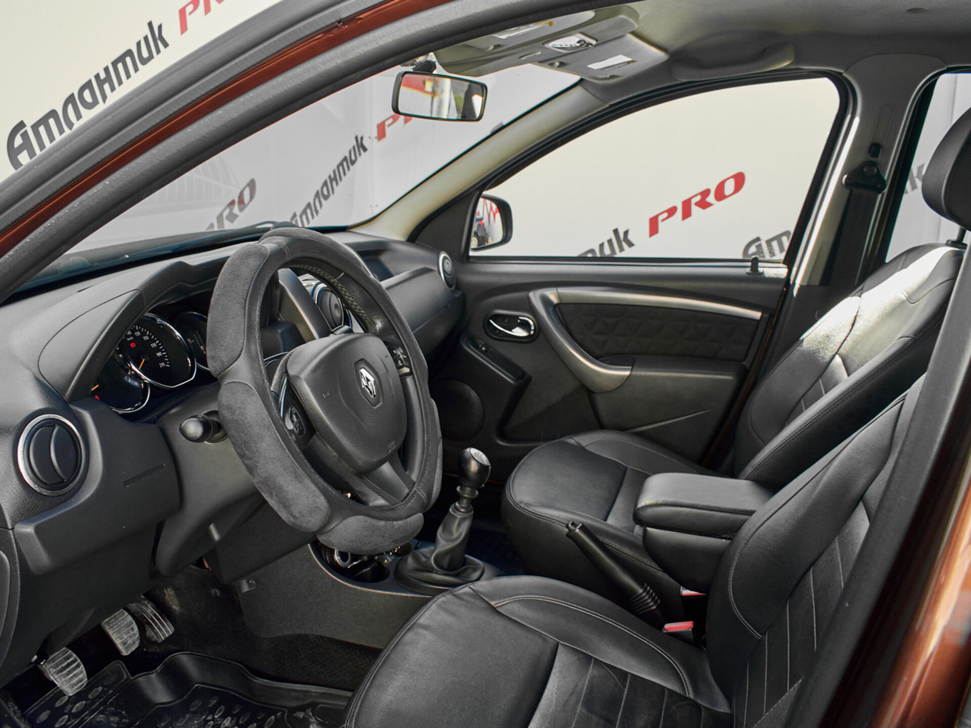 Купить Renault Duster 2.0 MT (143 л.с.) 4WD, 2015 в Екатеренбурге