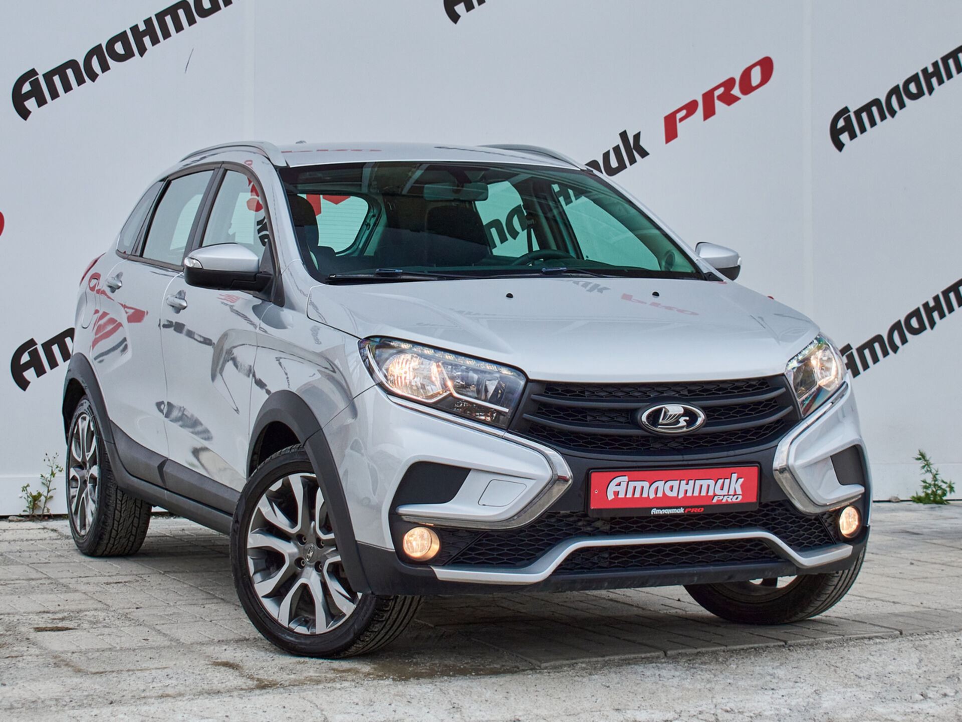 Купить Lada (ВАЗ) XRAY Cross 1.6 CVT (113 л.с.), 2019 в Екатеренбурге