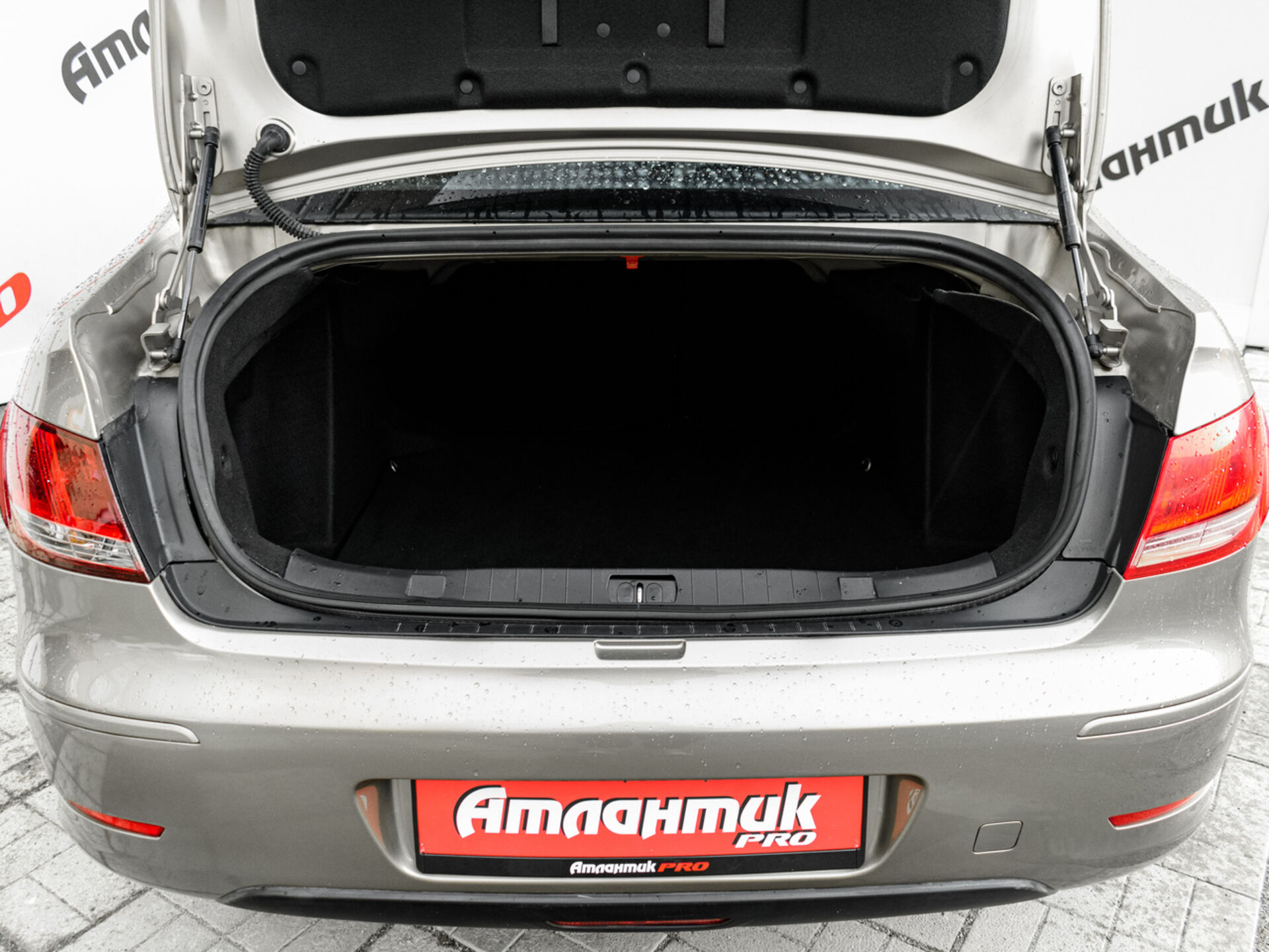 Купить Peugeot 408 1.6 MT (115 л.с.), 2015 в Екатеренбурге