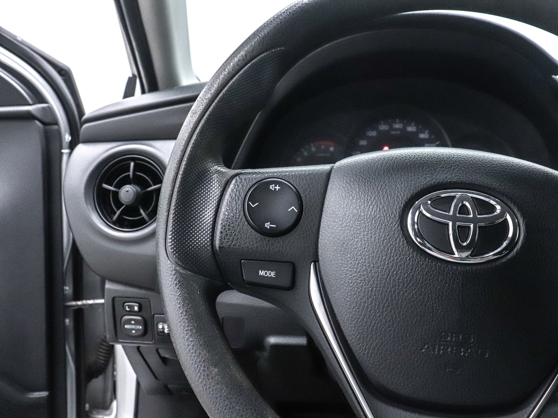 Toyota Corolla 2016 11