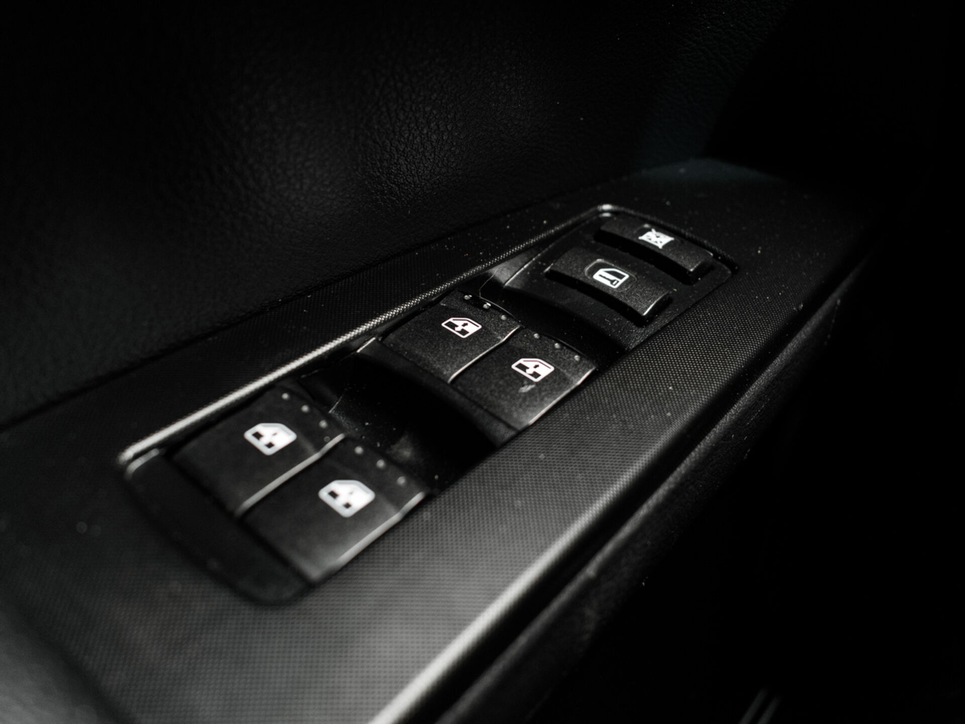 Купить SsangYong Kyron 2.3 MT (150 л.с.) 4WD, 2008 в Екатеренбурге
