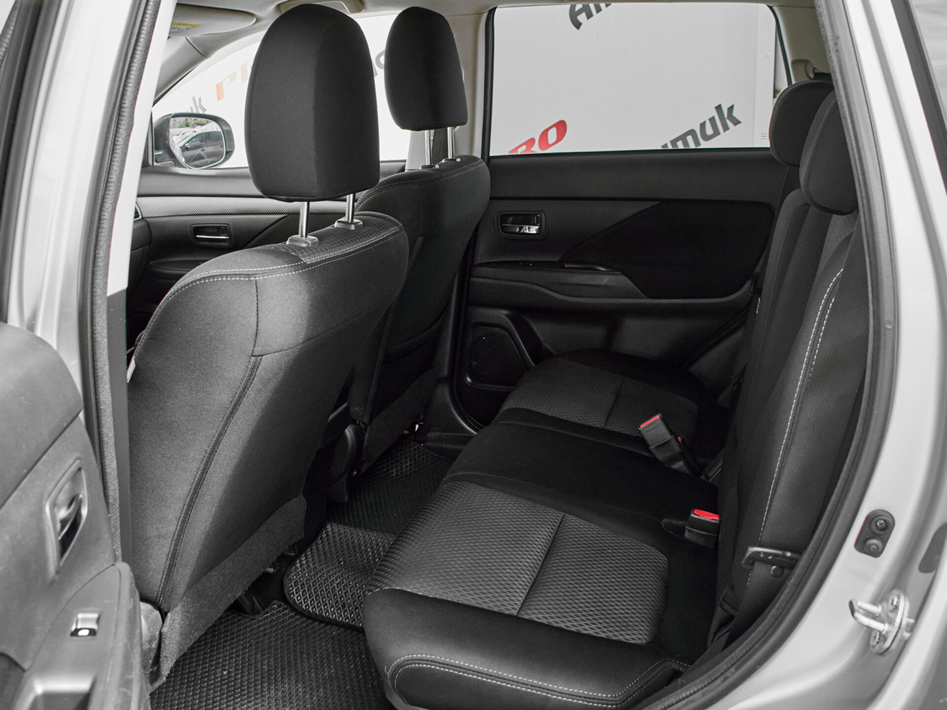 Купить Mitsubishi Outlander 2.0 CVT (146 л.с.) 4WD, 2017 в Екатеренбурге