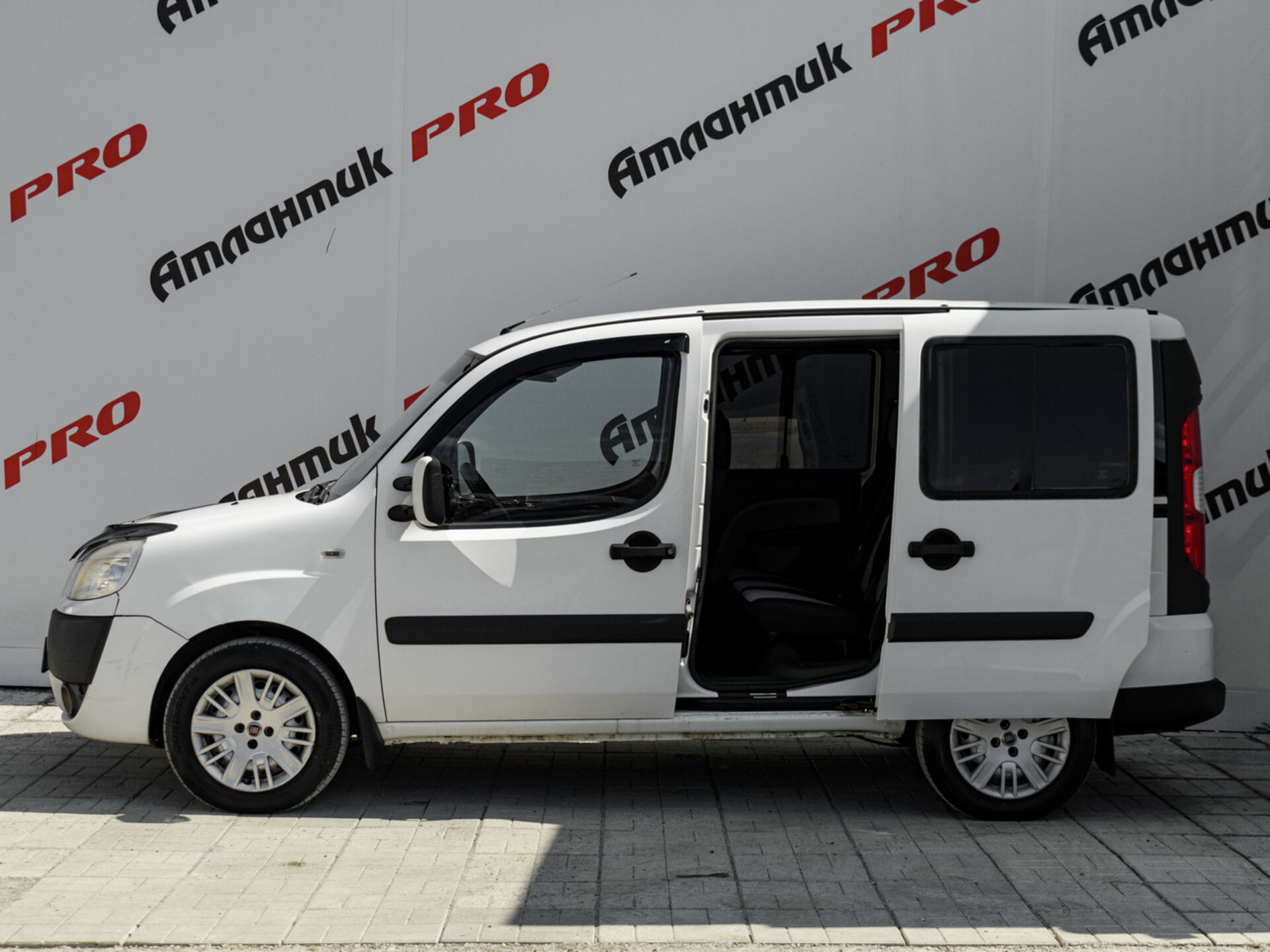Купить Fiat Doblo 1.4 MT (77 л.с.), 2013 в Екатеренбурге