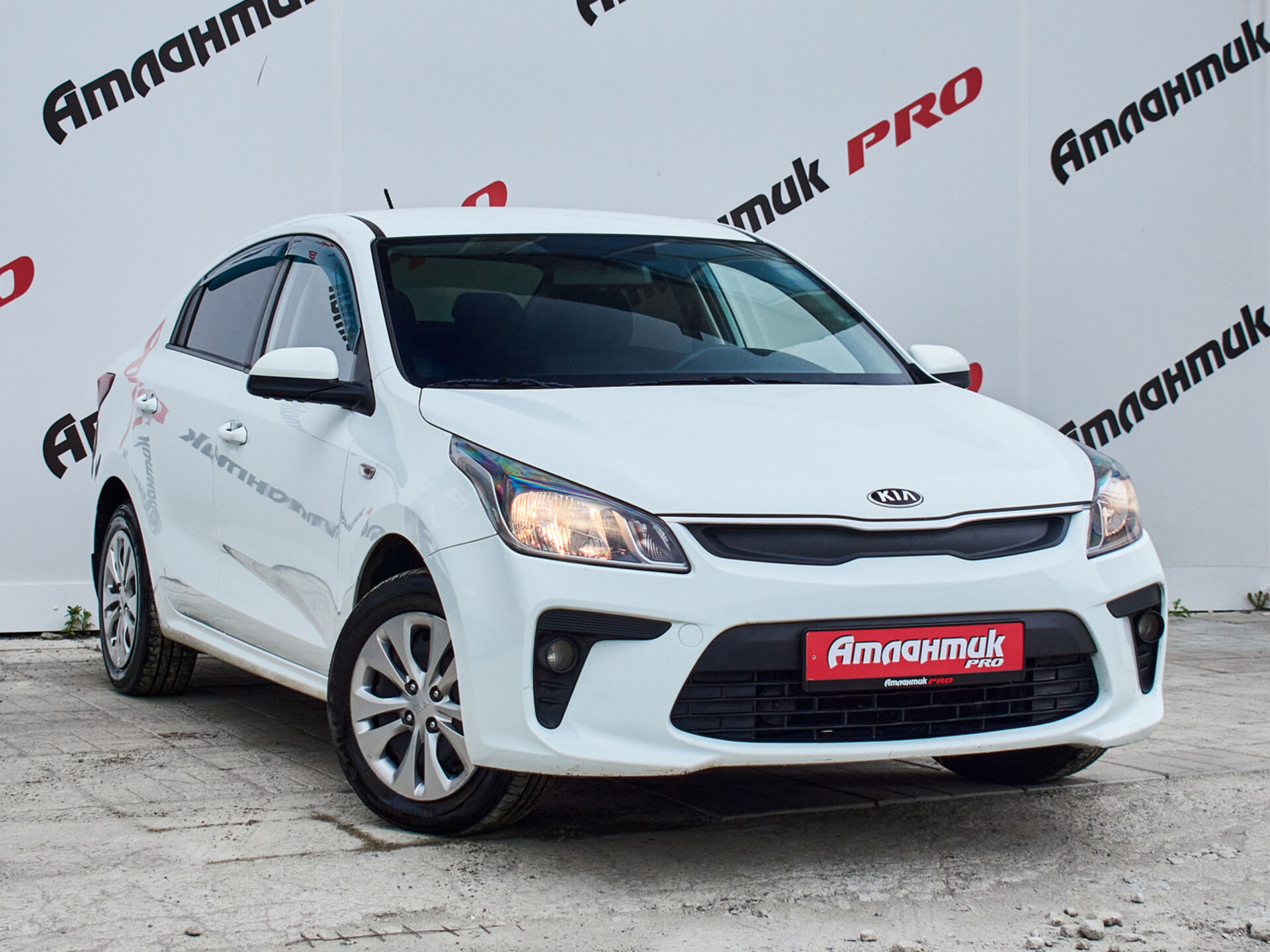 Купить Kia Rio 1.6 AT (123 л.с.), 2018 в Екатеренбурге