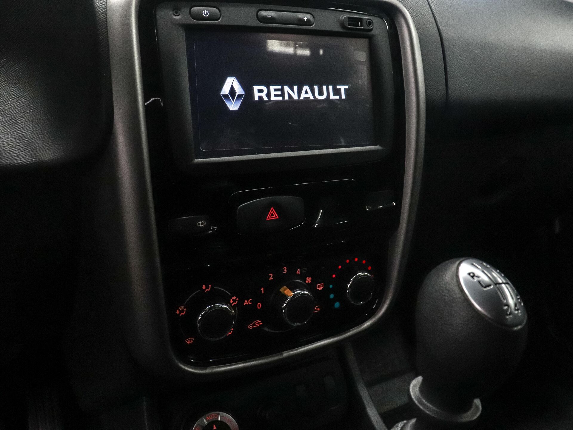 Renault Duster 2014 11