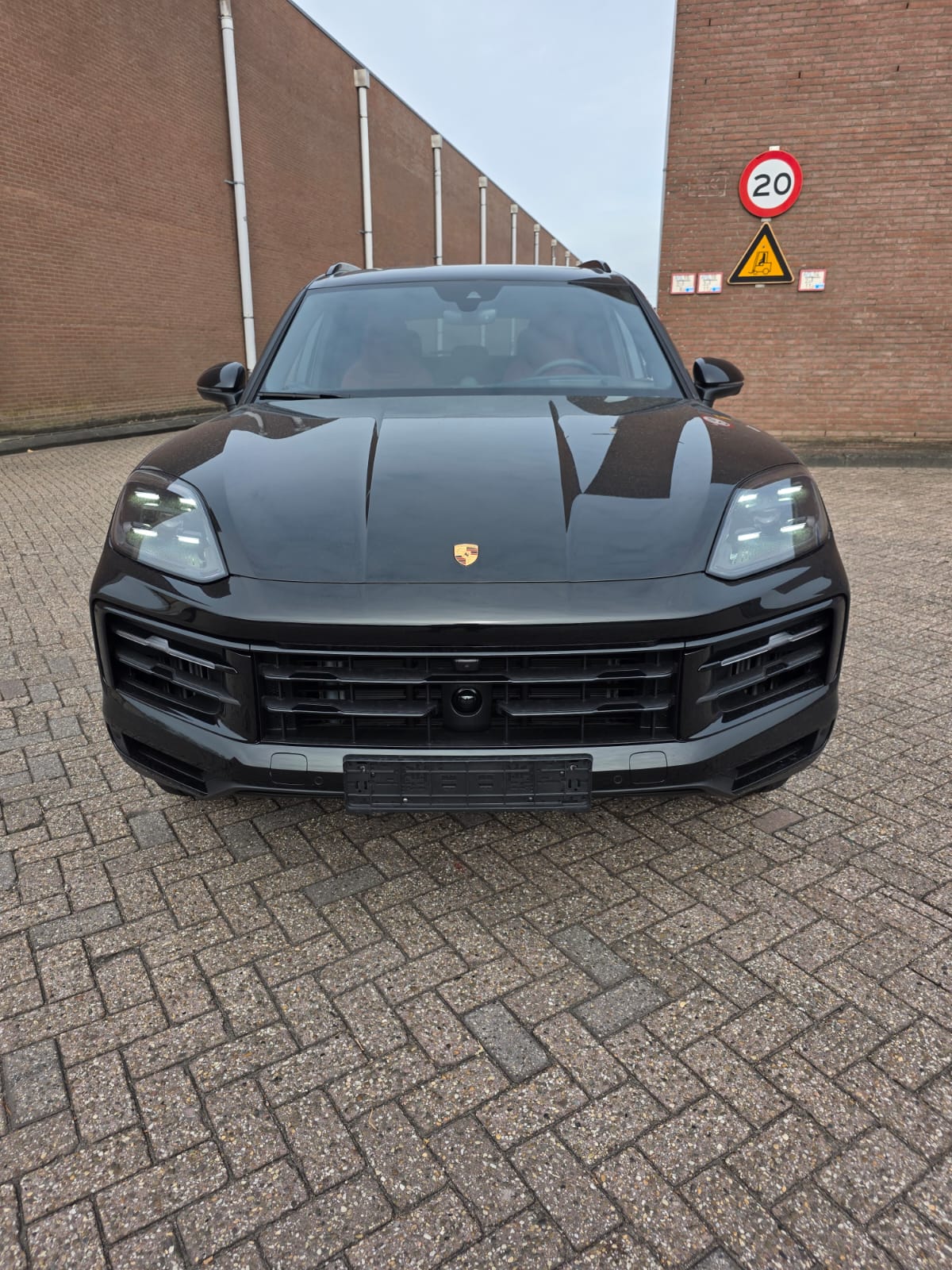 Купить авто с пробегом Porsche Cayenne 3.0 AT (353 л.с.) 4WD в БалтАвтоТрейд-М
