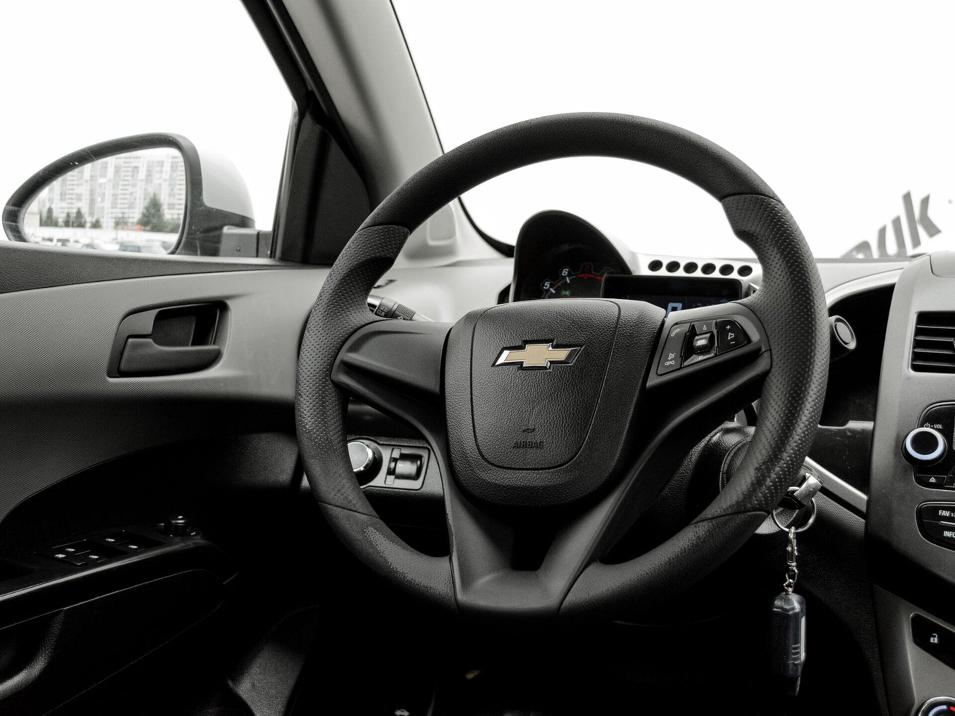 Купить Chevrolet Aveo 1.6 AT (115 л.с.), 2013 в Екатеренбурге