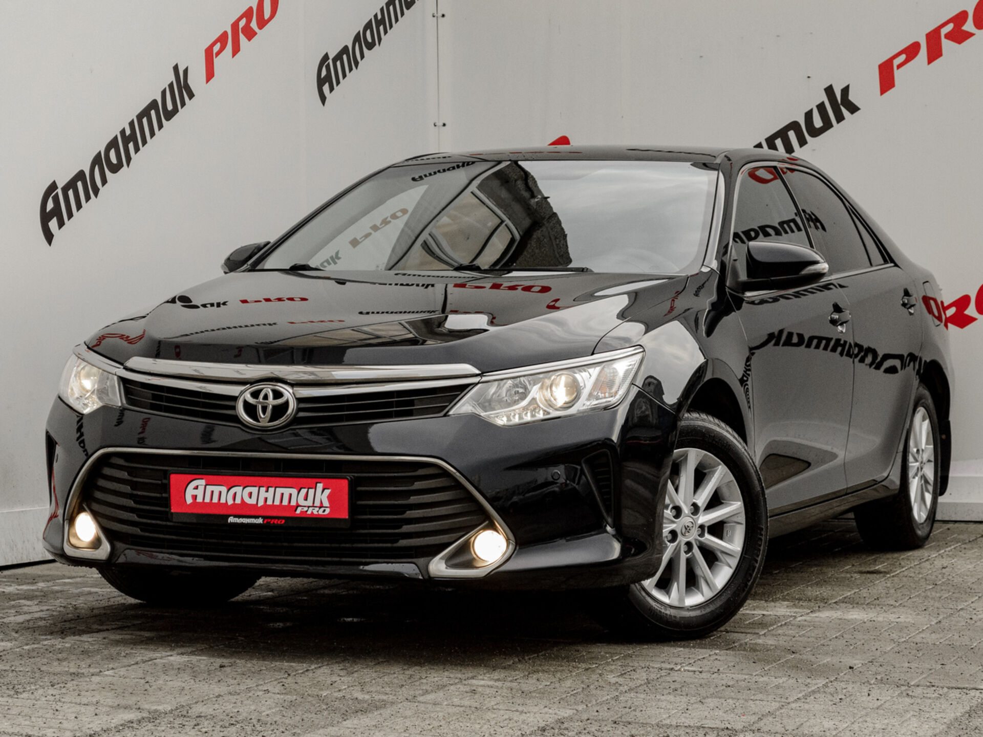 Купить Toyota Camry 2.0 AT (150 л.с.), 2015 в Екатеренбурге