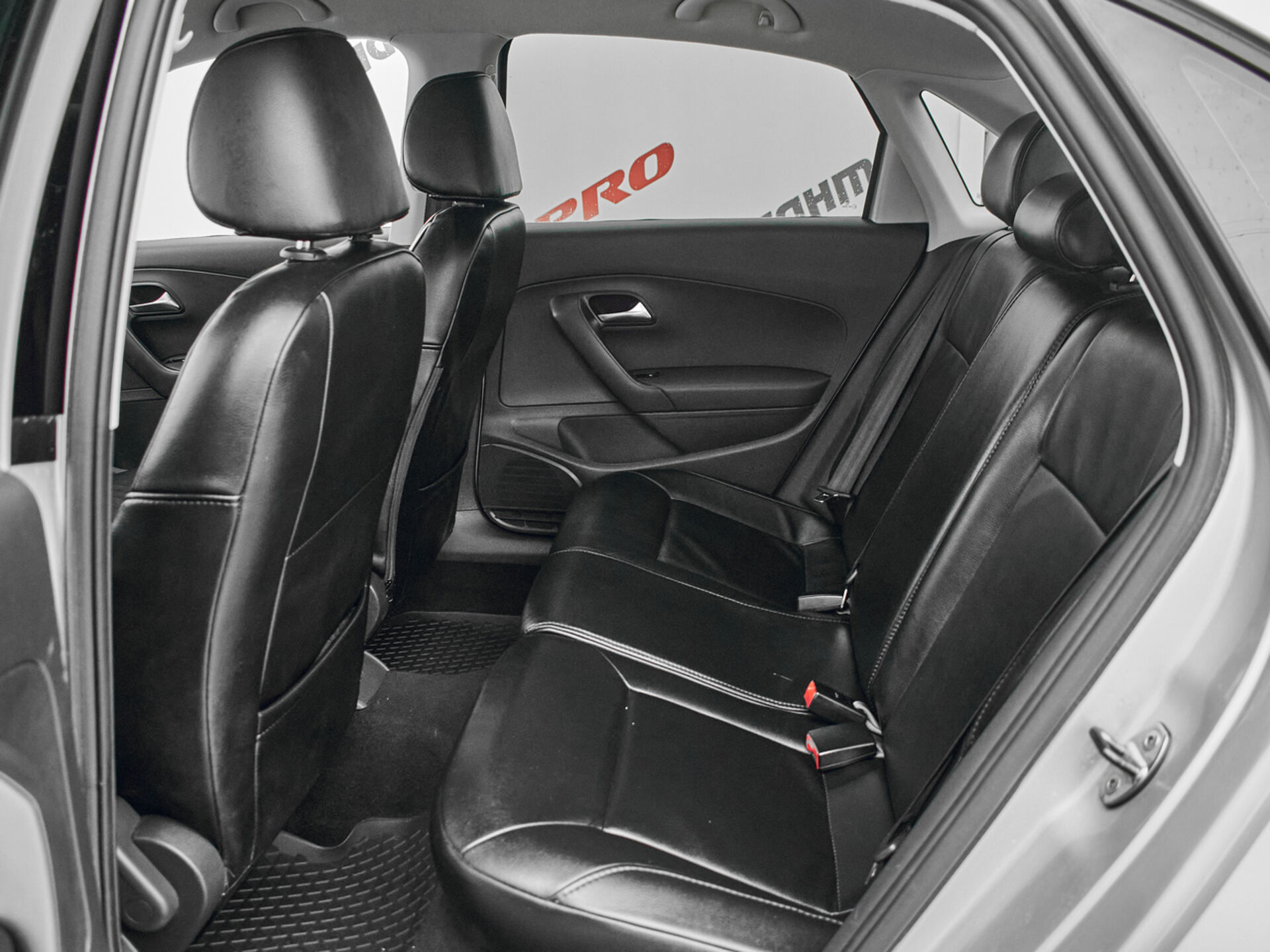 Купить Volkswagen Polo 1.6 AT (105 л.с.), 2015 в Екатеренбурге