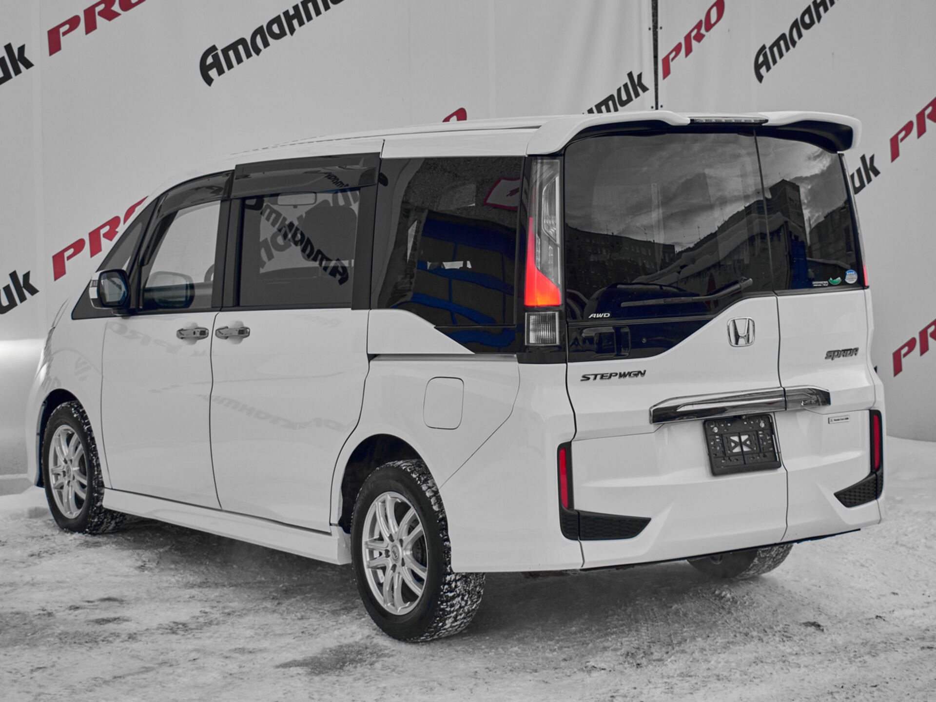 Купить Honda Stepwgn Spada 1.5 CVT (150 л.с.) 4WD, 2016 в Екатеренбурге